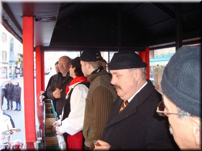 f2008-0037.jpg