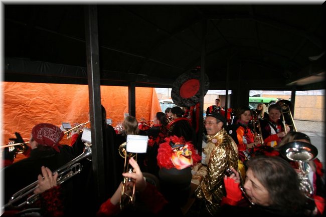 f2009-0081.jpg